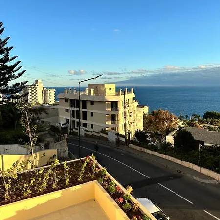Ines Seaview 아파트