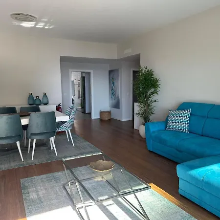 Ines Seaview * فونشال