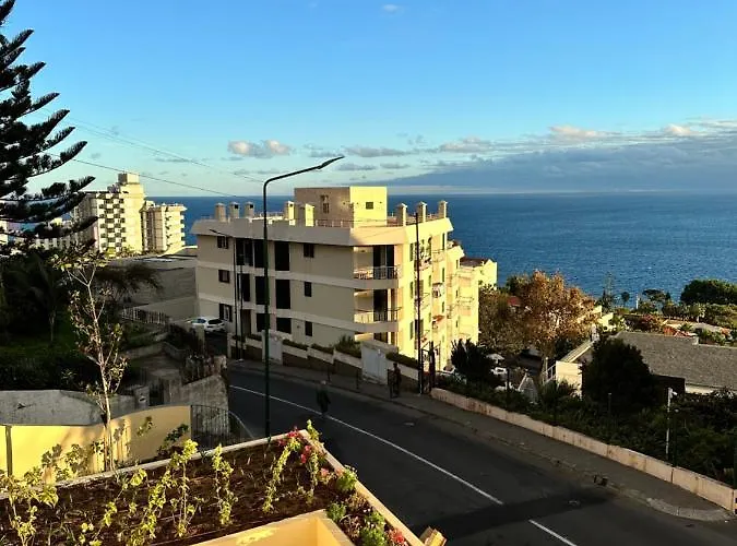 Ines Seaview דירה